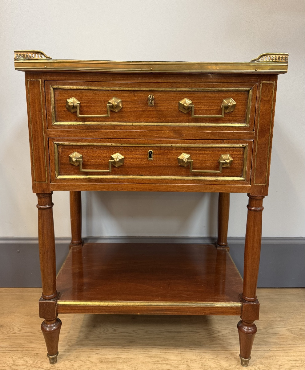 Mahogany Chest Of Drawers-photo-3