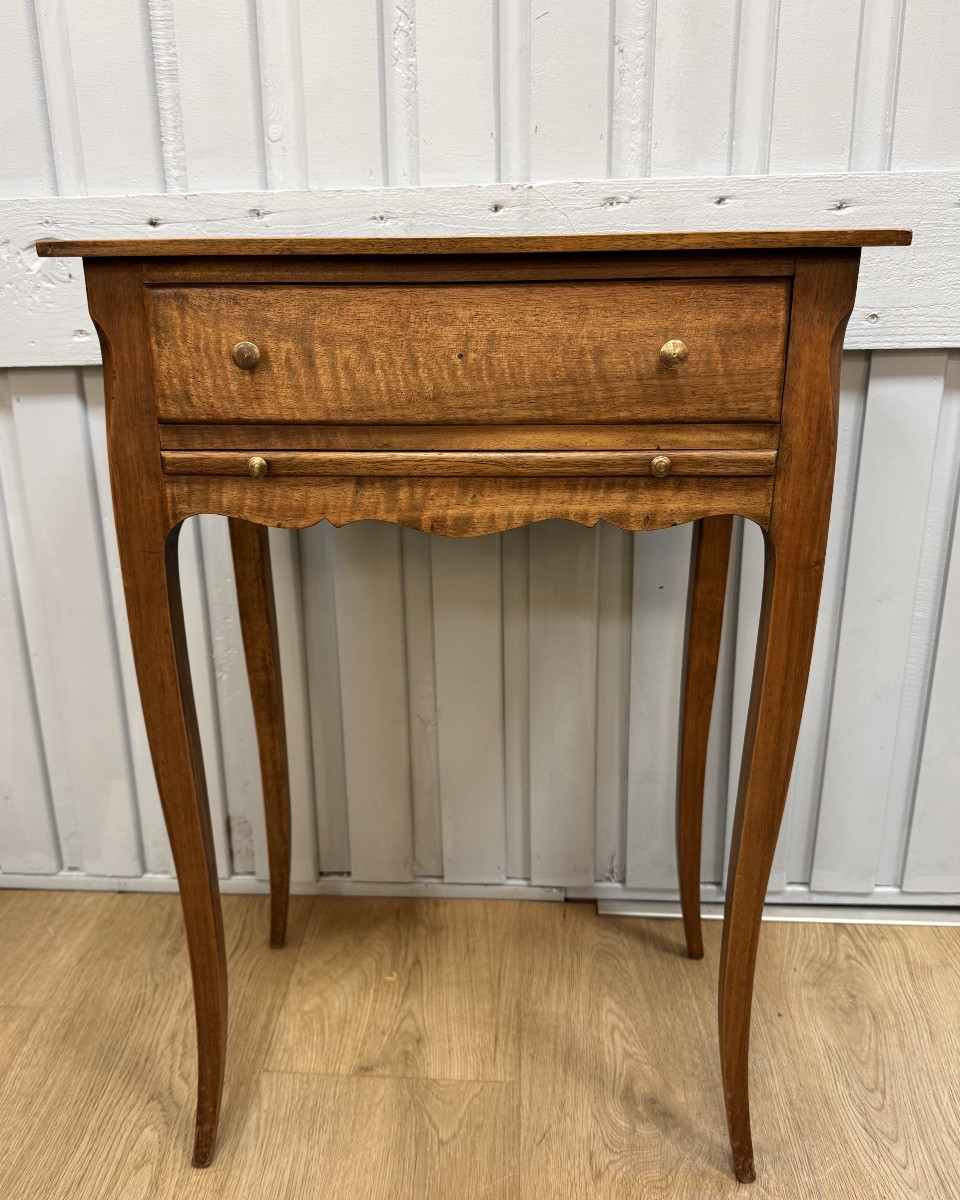 Small Walnut Side Table-photo-3