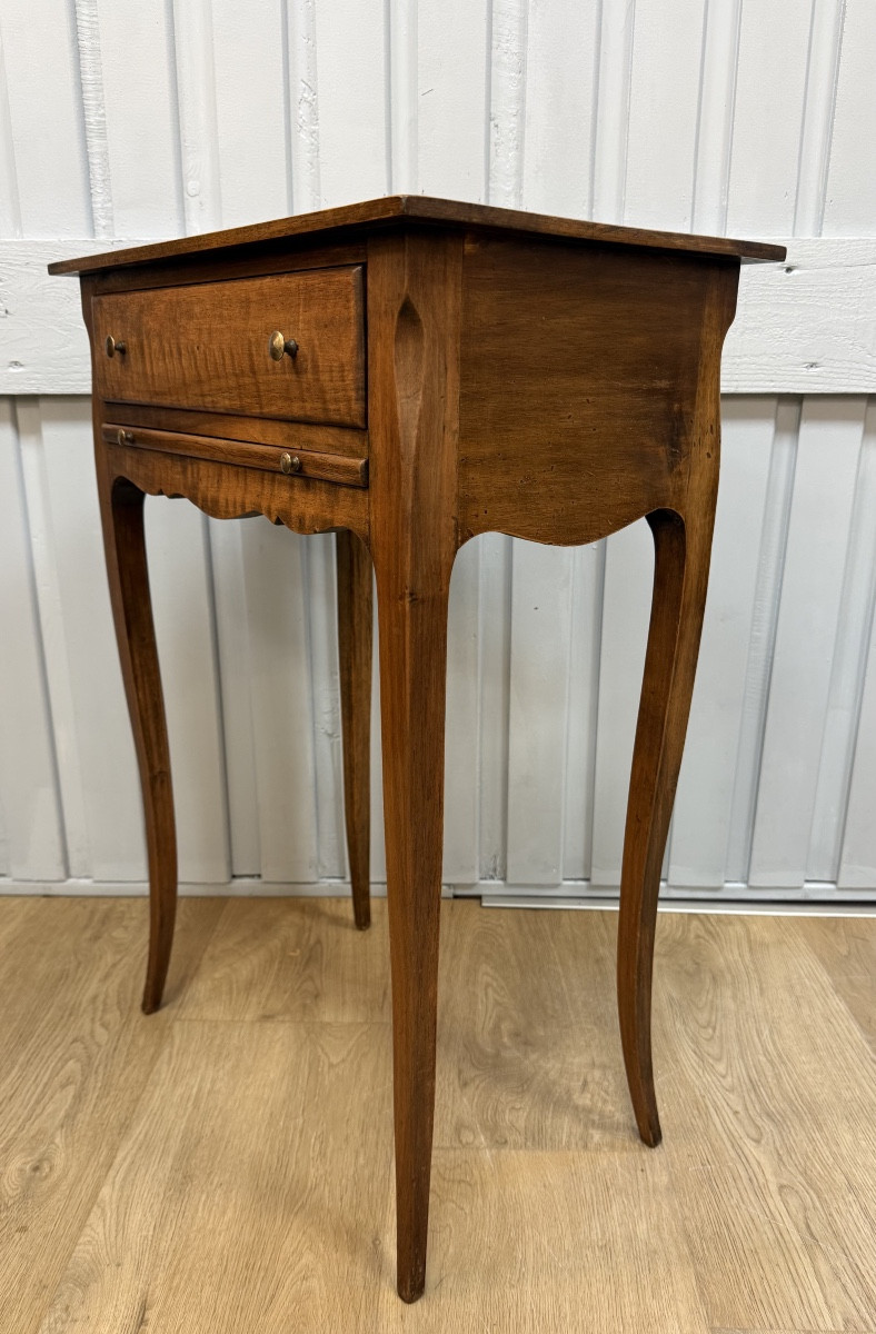 Small Walnut Side Table-photo-1