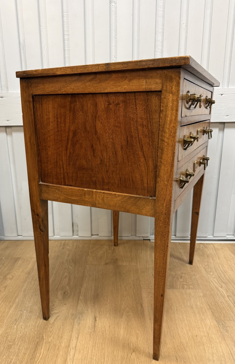 Small Chest Of Drawers Between Two-photo-4