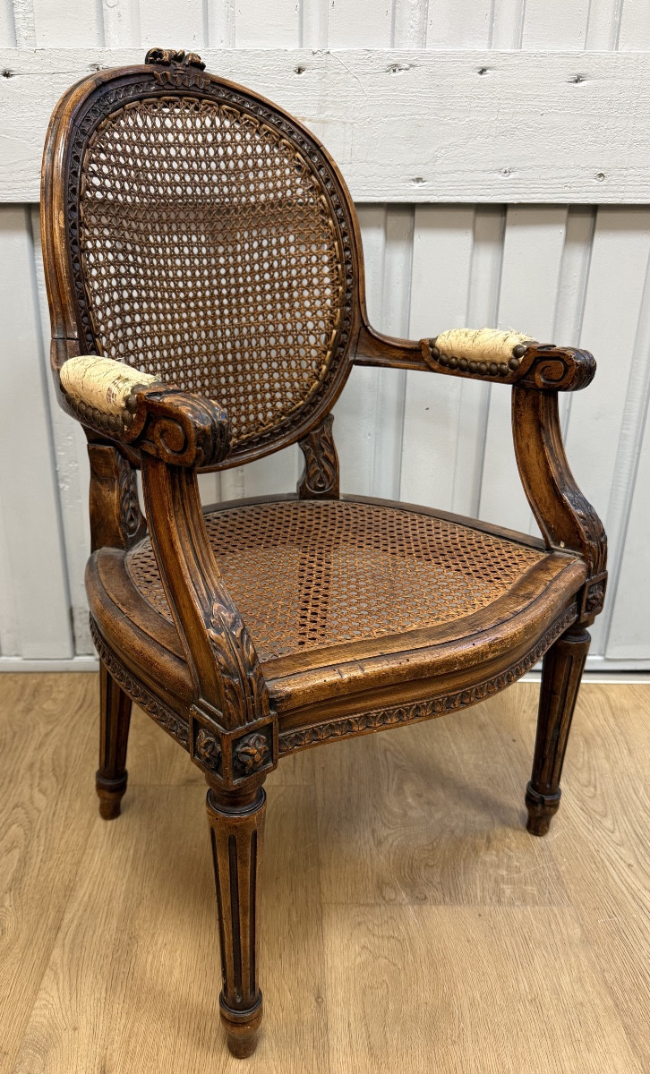 Child's Walnut Armchair-photo-4