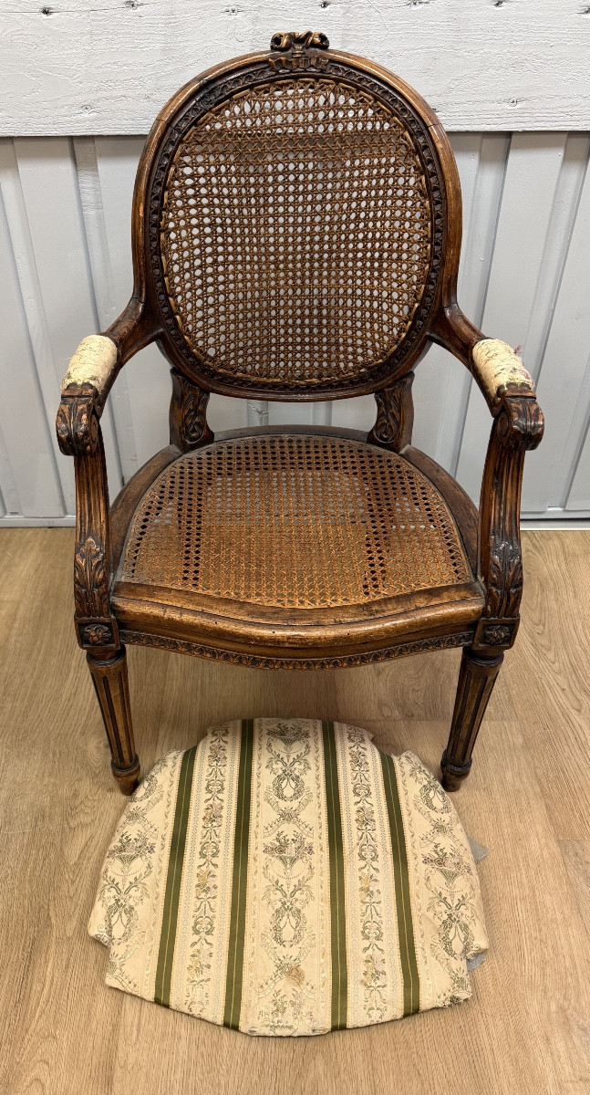 Child's Walnut Armchair-photo-6