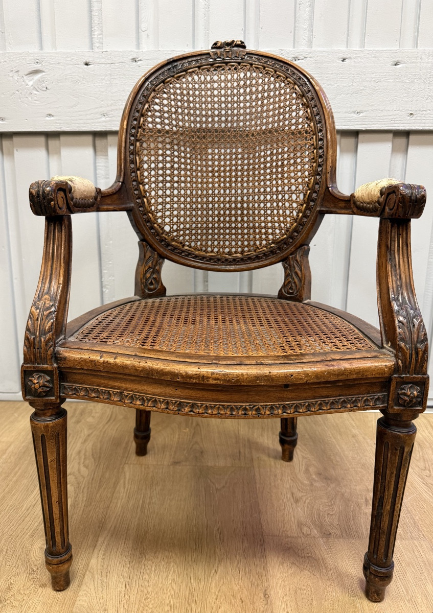 Child's Walnut Armchair-photo-7