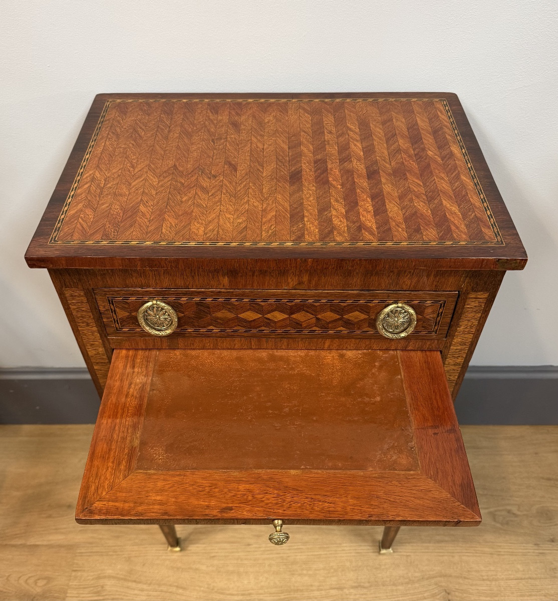 Table chiffonnière marquetée-photo-1