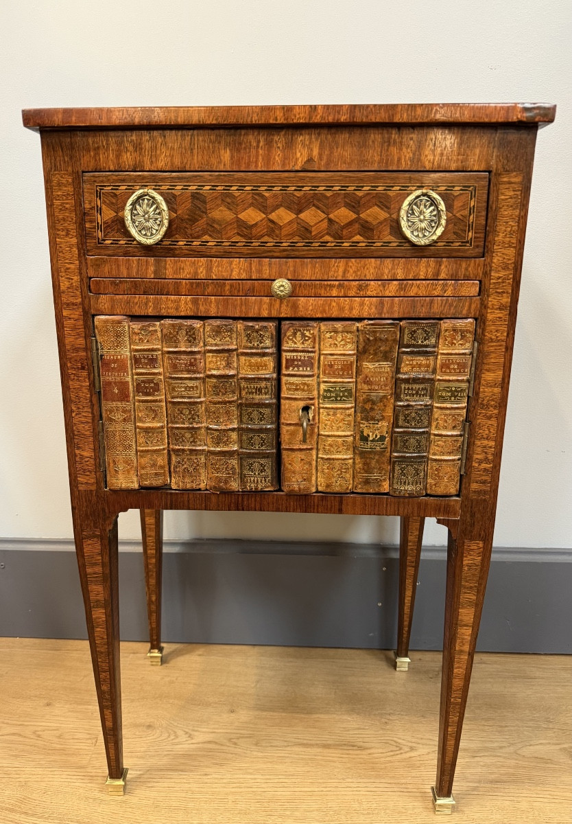 Table chiffonnière marquetée