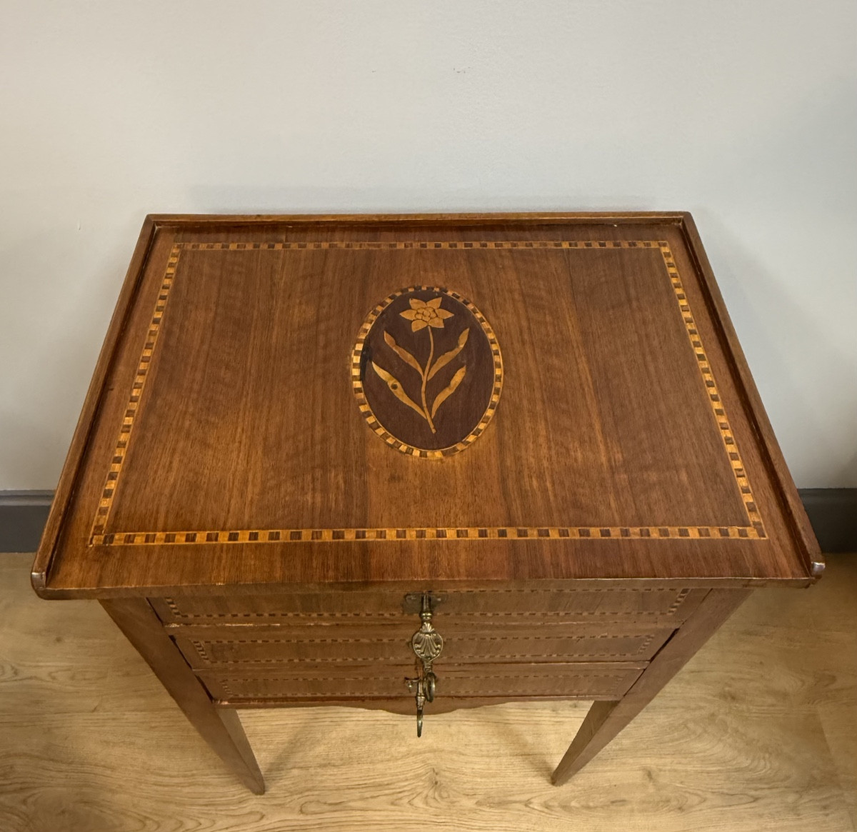 Table chiffonnière marquetée-photo-7