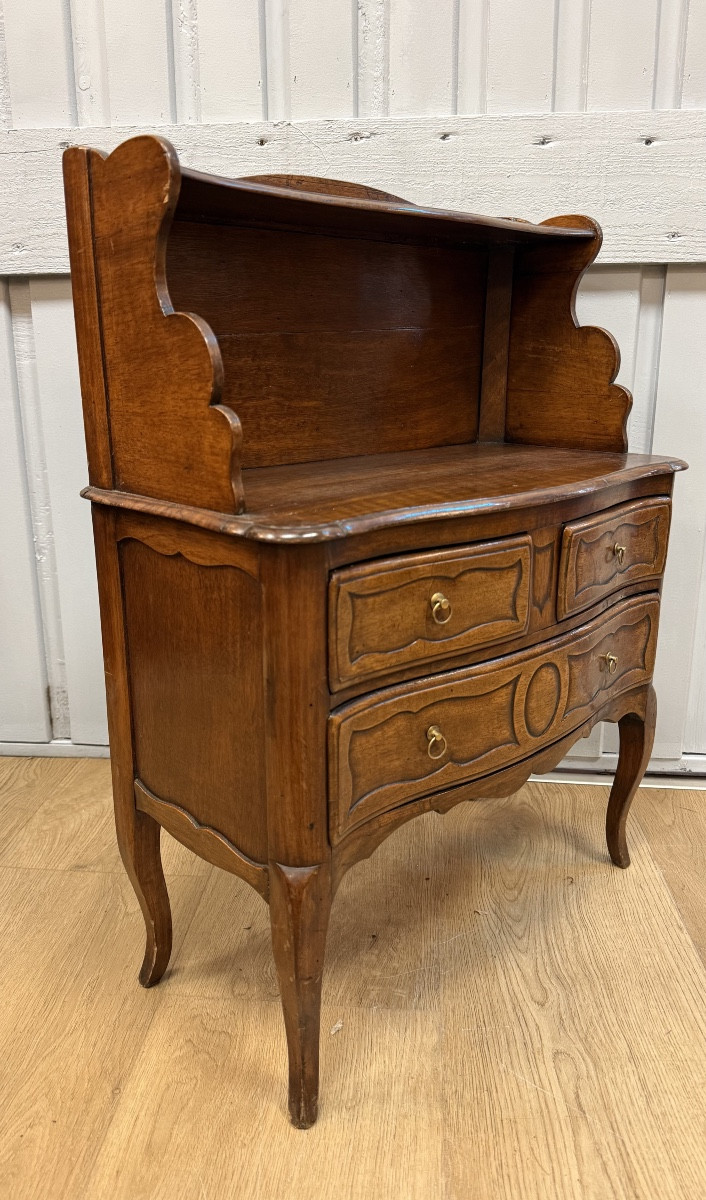 Small, High-quality Walnut Sideboard-photo-3