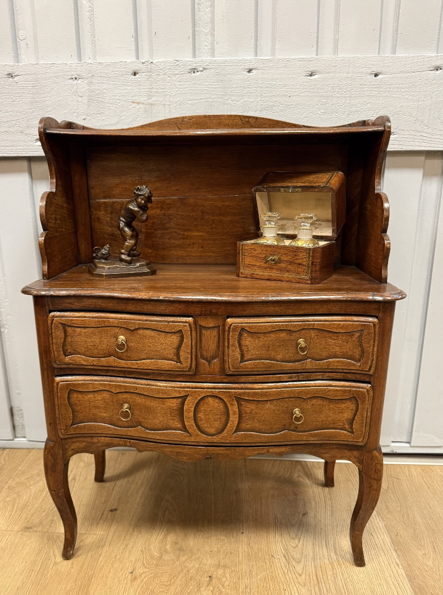 Small, High-quality Walnut Sideboard-photo-4