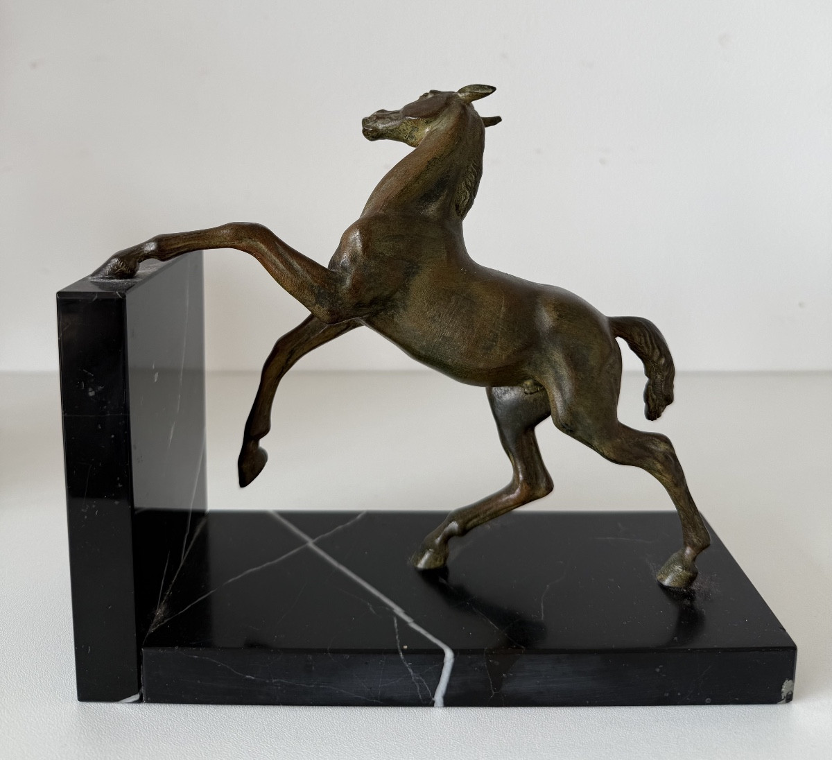 Pair Of Bookends Depicting Horses-photo-8