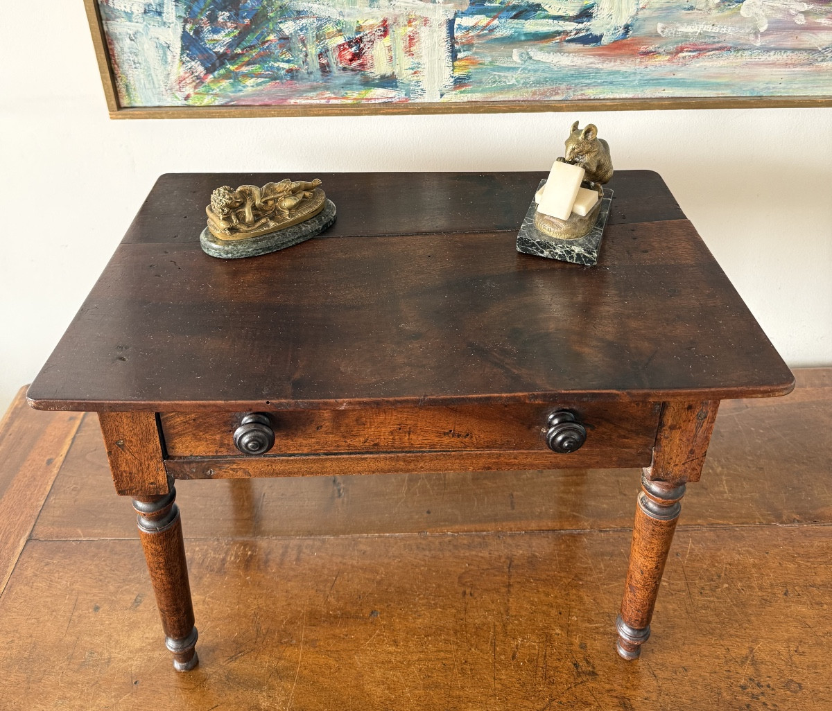 Petite table de maîtrise en noyer