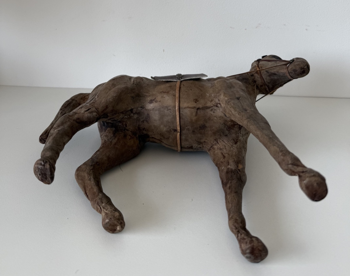 Sujet en cuir représentant un cheval-photo-4