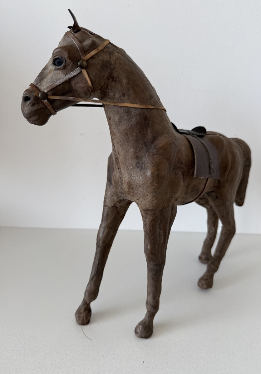 Sujet en cuir représentant un cheval-photo-8