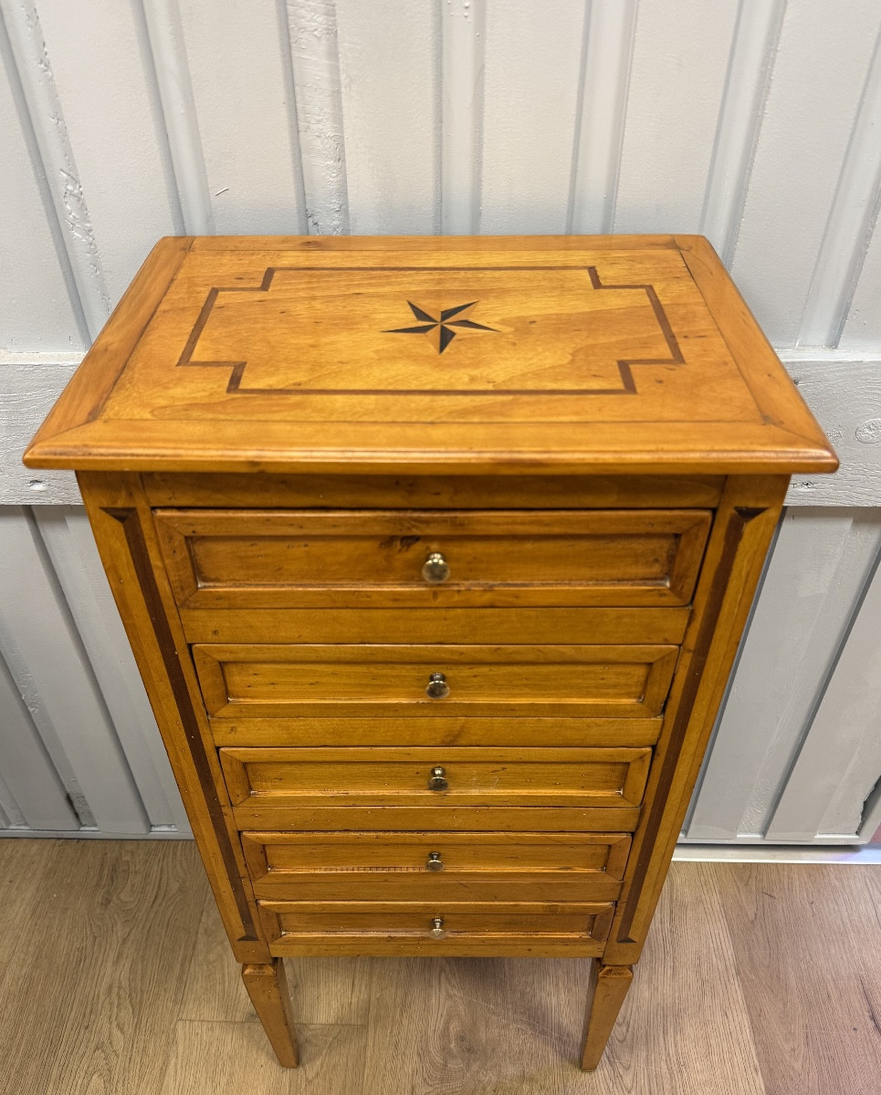 Chiffonnier de style Louis XVI