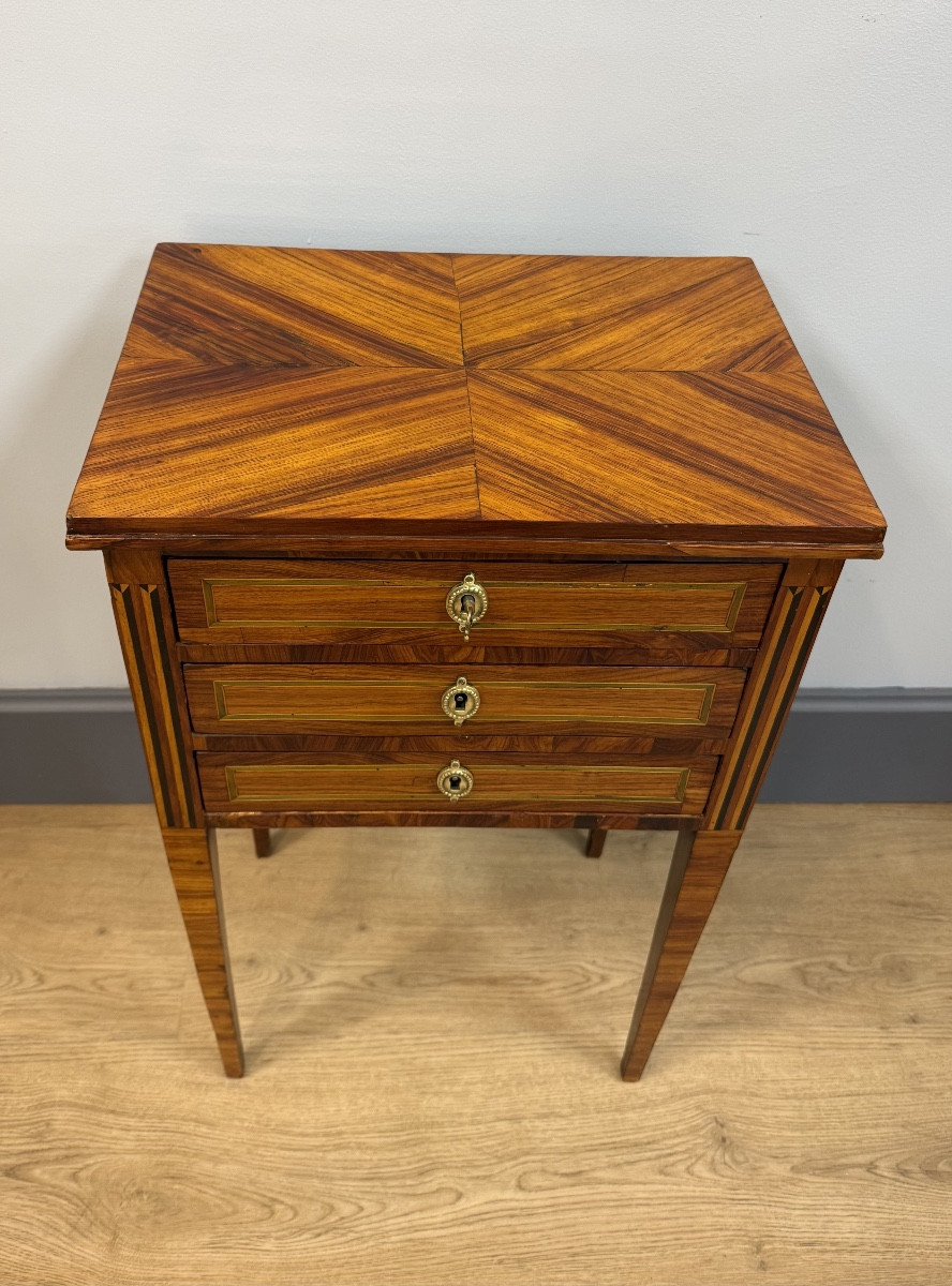 Petite table chiffonnière 