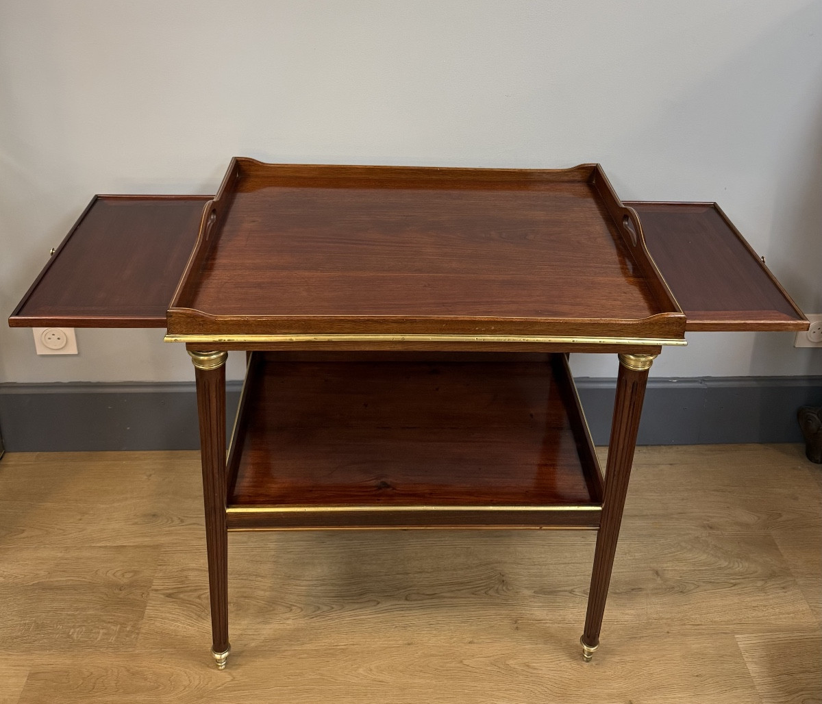 Table desserte en acajou de style Louis XVI