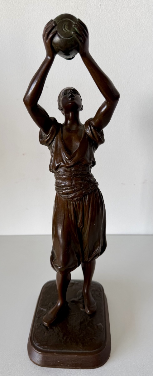 Le buveur d eau tunisien  , bronze signé DEBUT