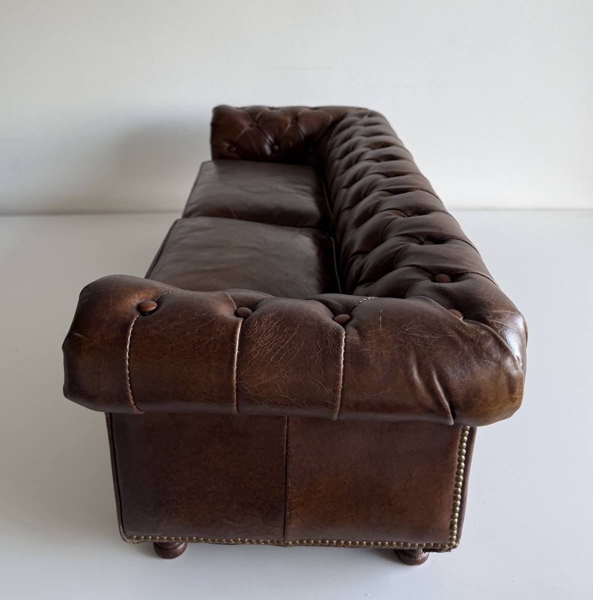 Canapé Chesterfield ,  meuble  de maîtrise-photo-3