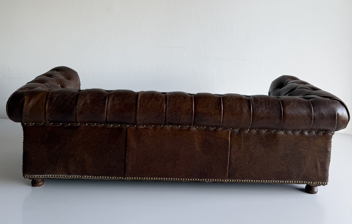 Canapé Chesterfield ,  meuble  de maîtrise-photo-4