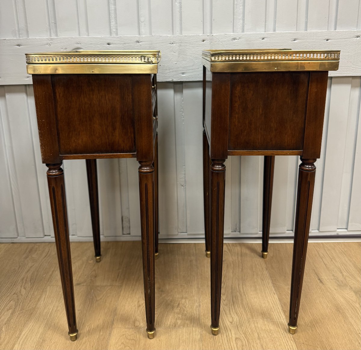 Paire de chevets de style Louis XVi -photo-4