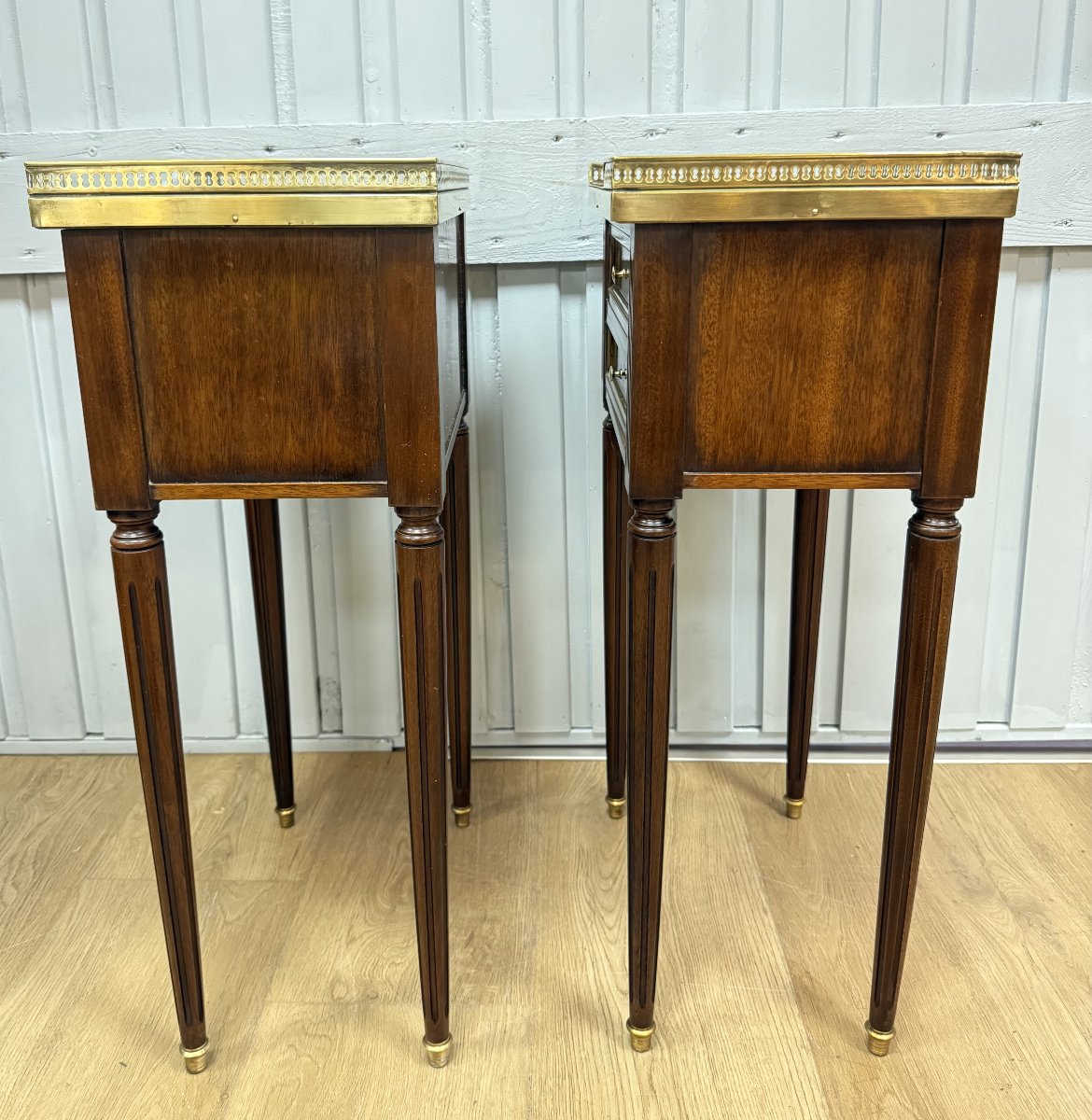 Paire de chevets de style Louis XVi -photo-2