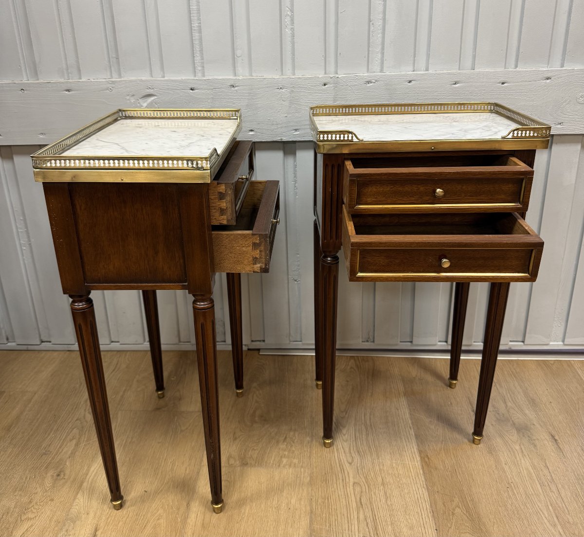 Paire de chevets de style Louis XVi -photo-6