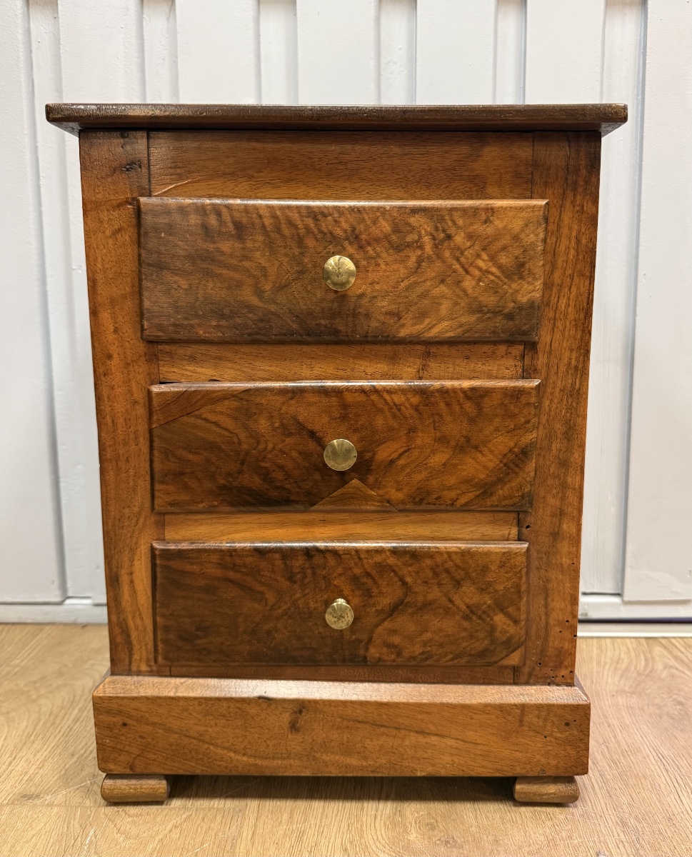 Small Walnut Chest Of Drawers-photo-3