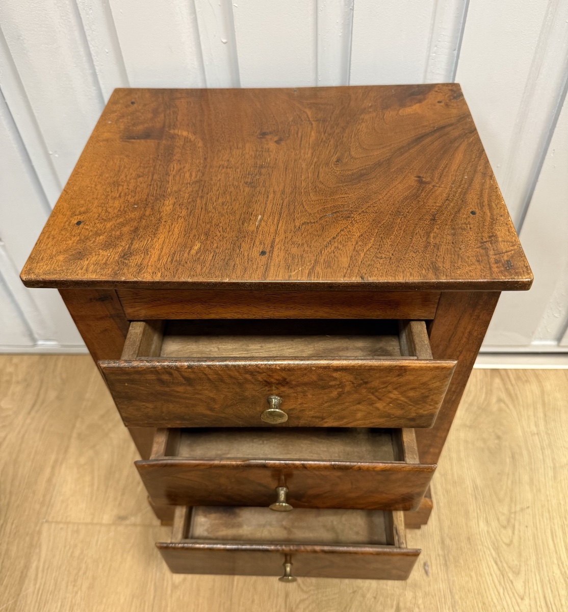 Small Walnut Chest Of Drawers-photo-4
