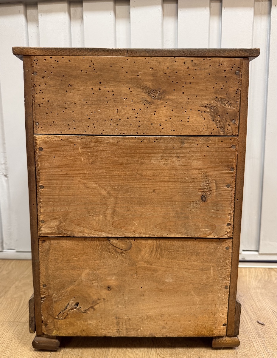 Small Walnut Chest Of Drawers-photo-3