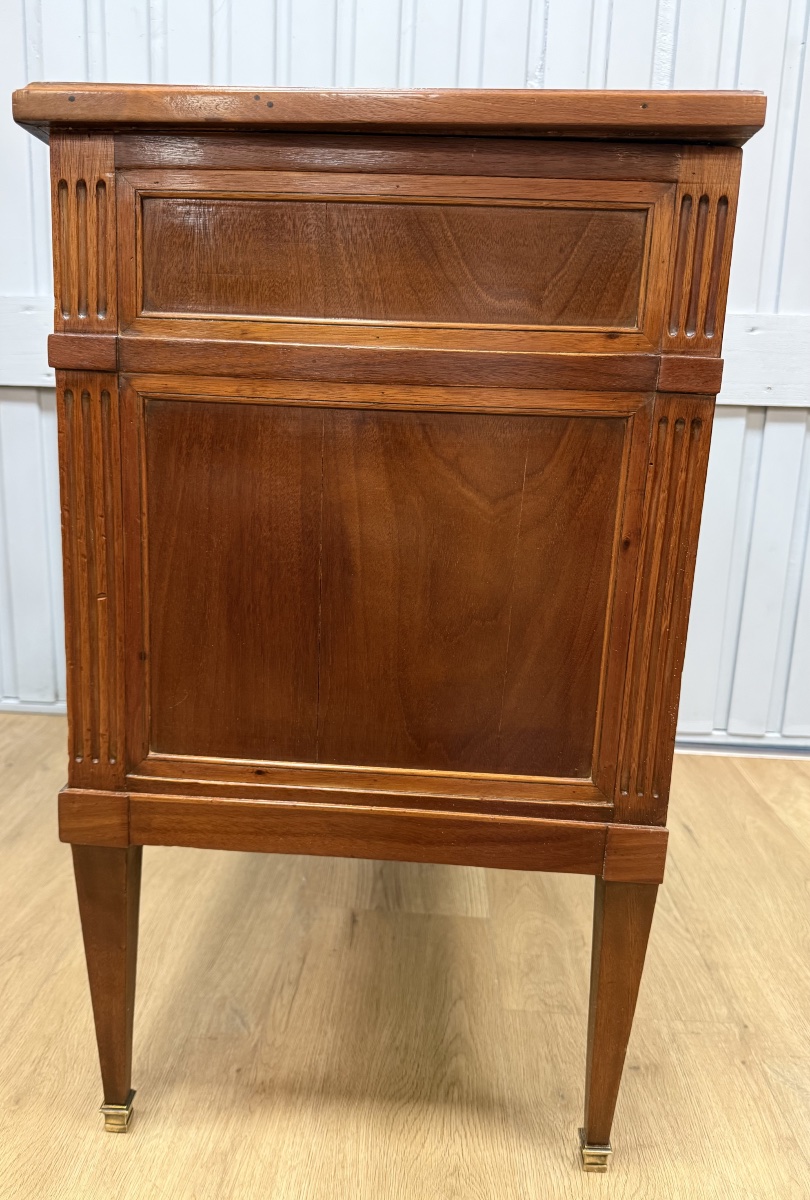Small Mahogany Dresser-photo-1