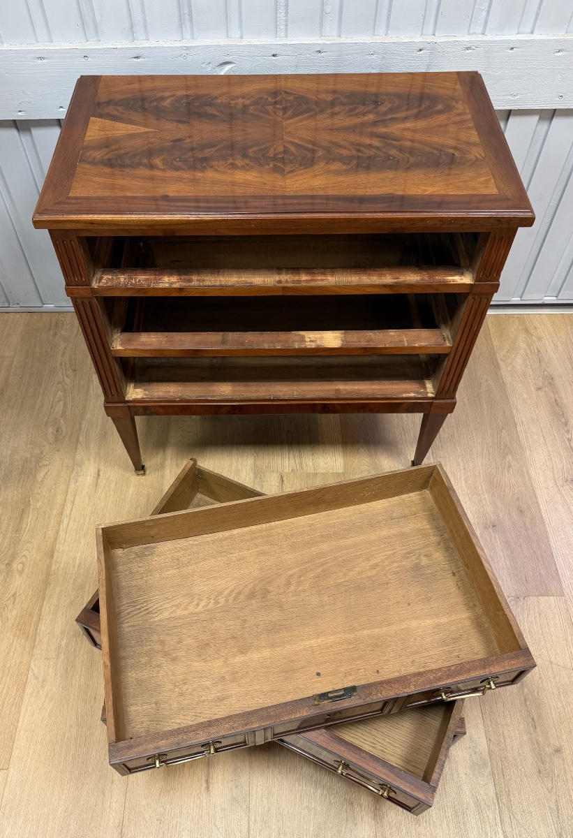Small Mahogany Dresser-photo-8