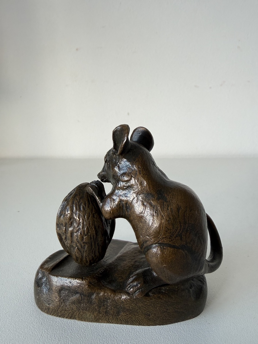 Bronze Sculpture Depicting A Mouse -photo-4