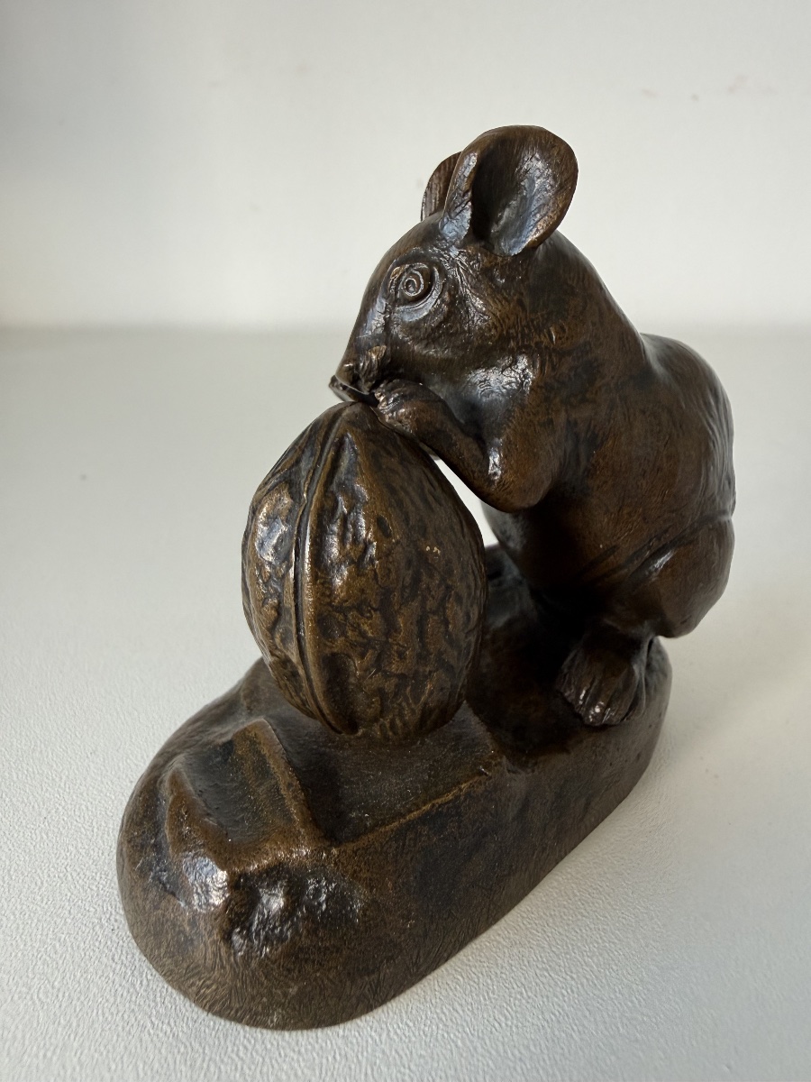 Bronze Sculpture Depicting A Mouse -photo-5