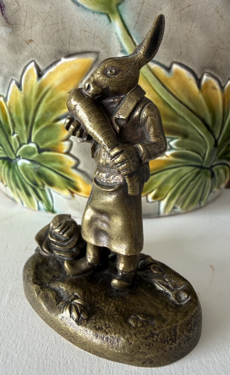 Bronze Sculpture Of A Hare Eating A Carrot -photo-2