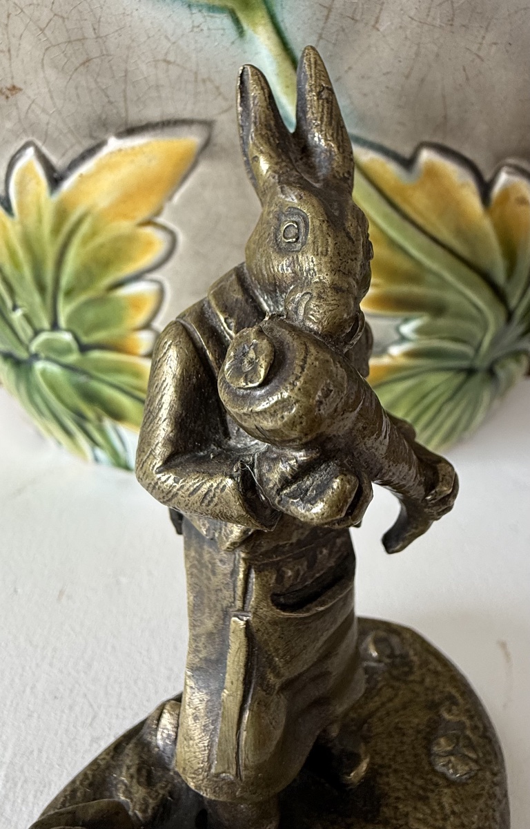 Bronze Sculpture Of A Hare Eating A Carrot -photo-2