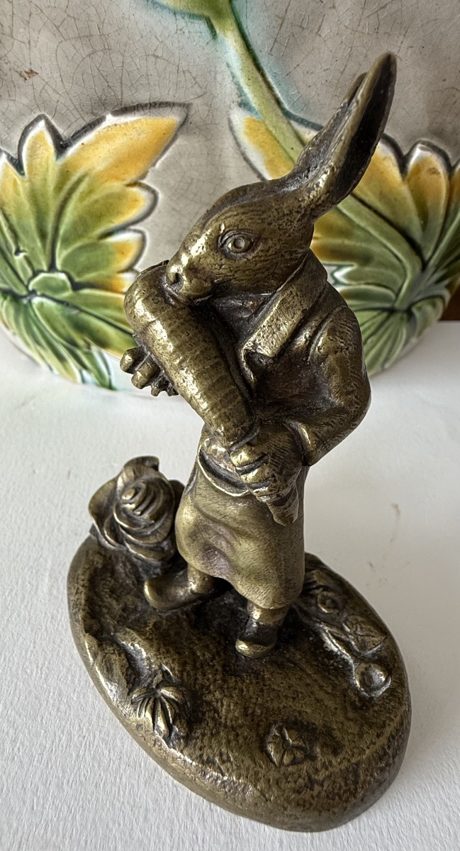 Bronze Sculpture Of A Hare Eating A Carrot -photo-3