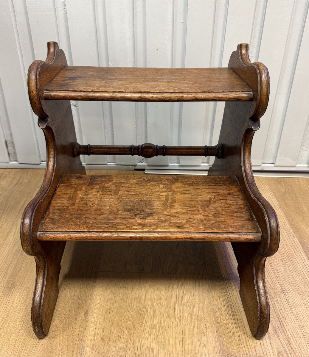 Small Library Step Stool-photo-2
