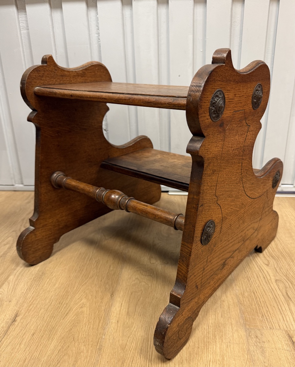 Small Library Step Stool-photo-4