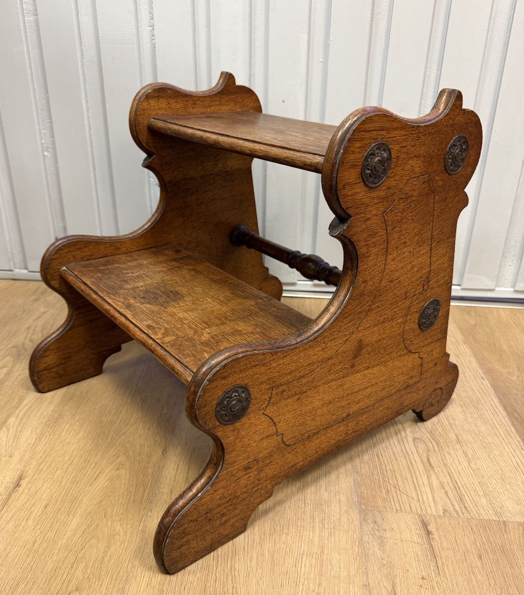 Small Library Step Stool-photo-4