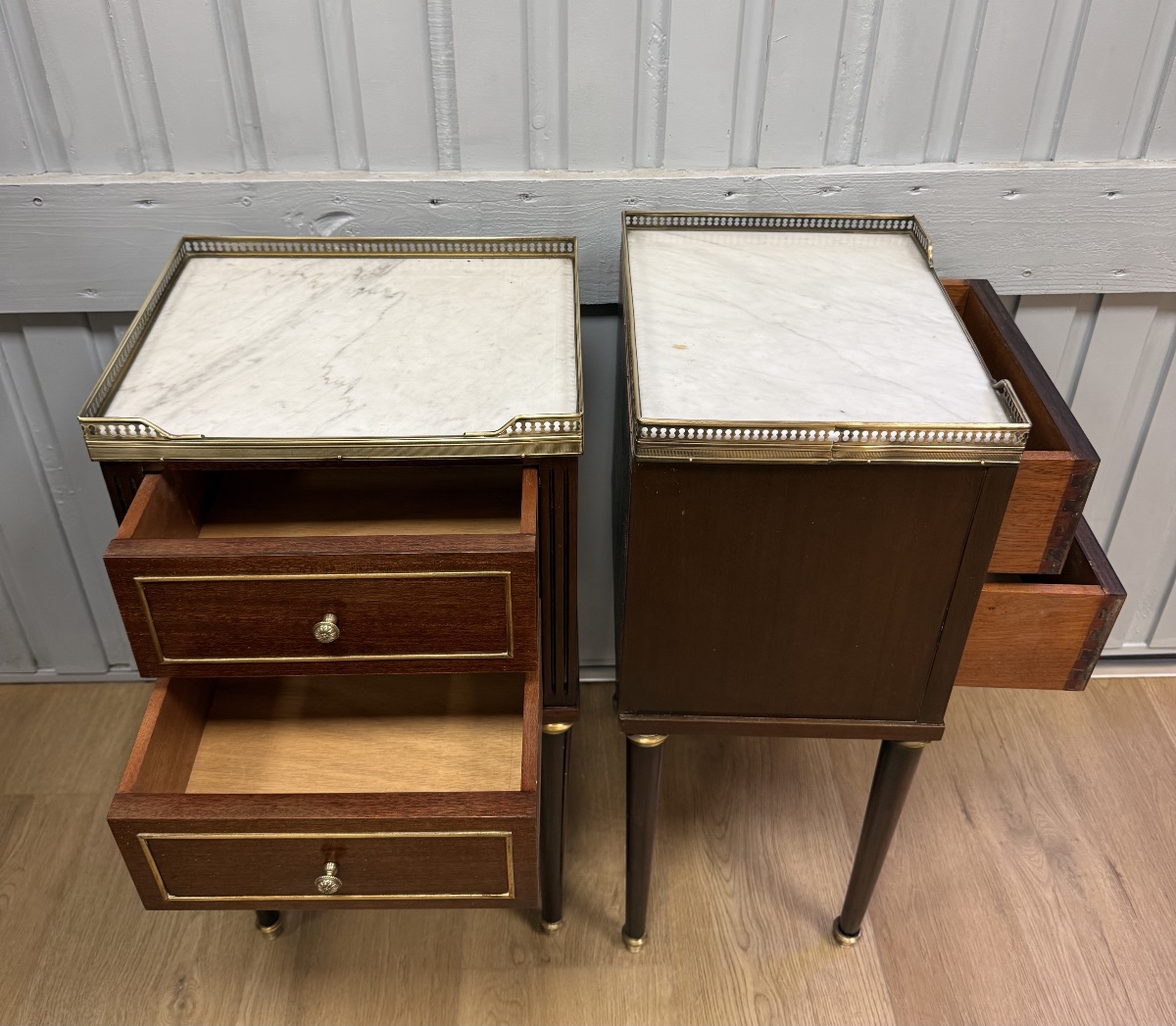 Pair Of Louis XVI-style Mahogany Nightstands-photo-1