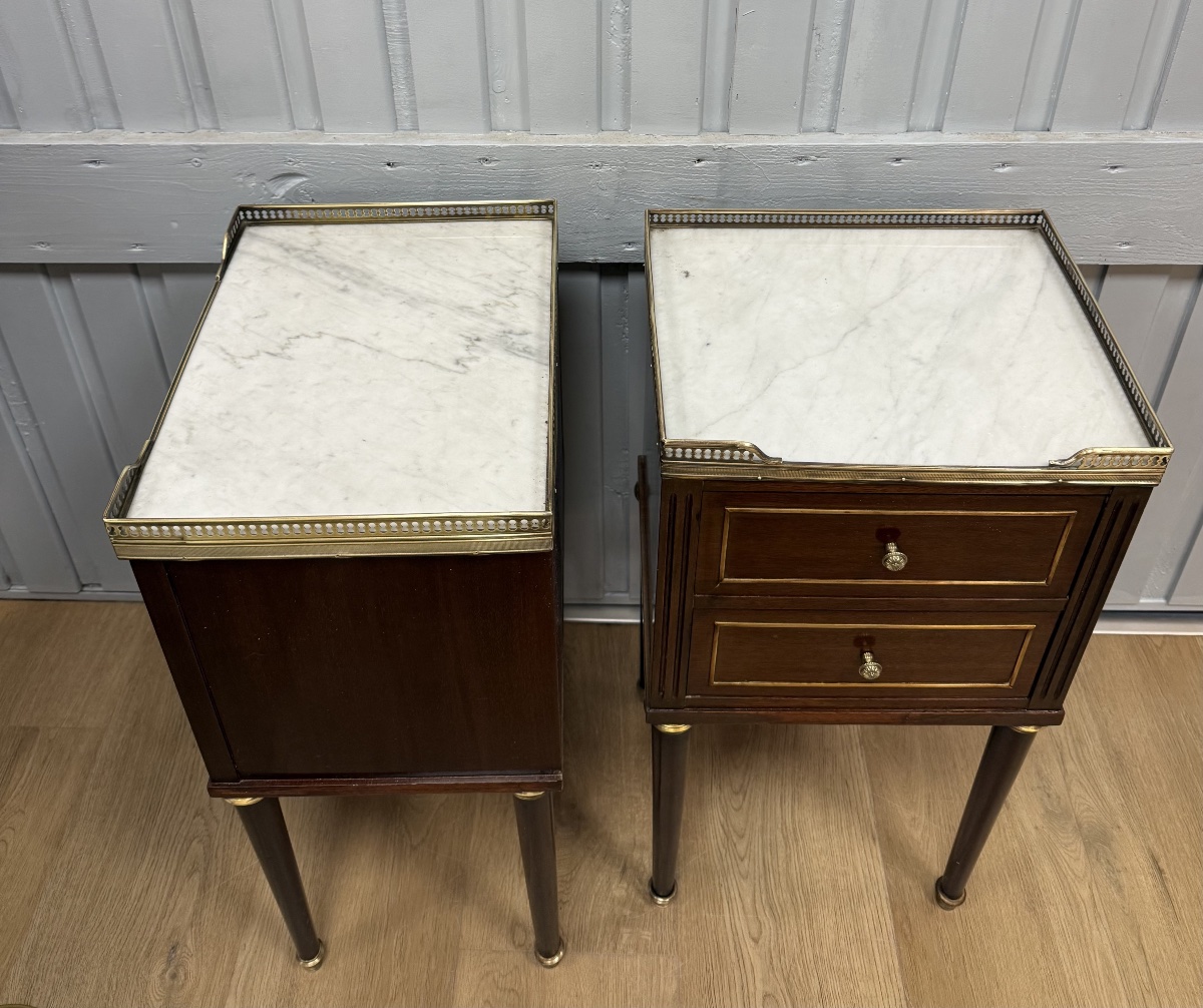 Pair Of Louis XVI-style Mahogany Nightstands-photo-2
