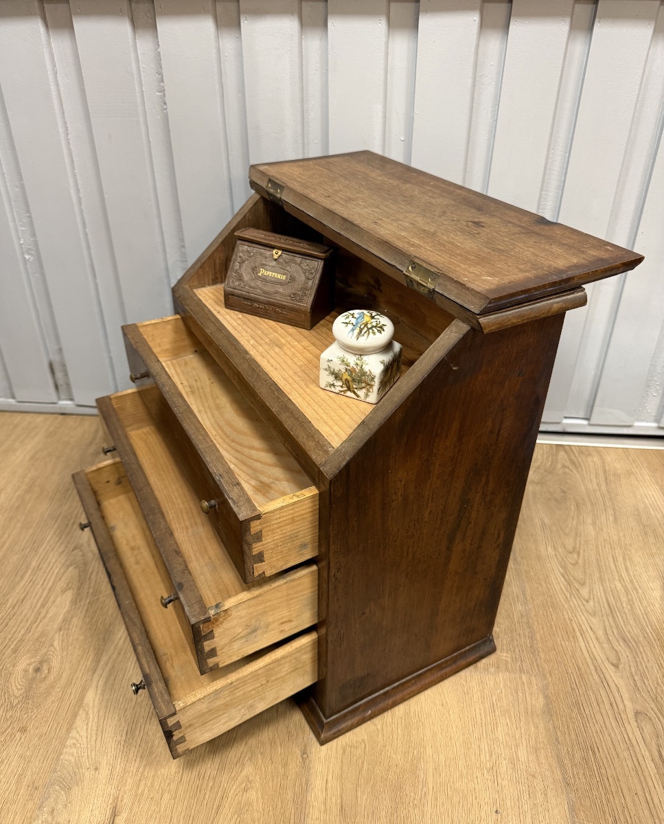 Petit meuble de maitrise représentant un bureau scriban-photo-6