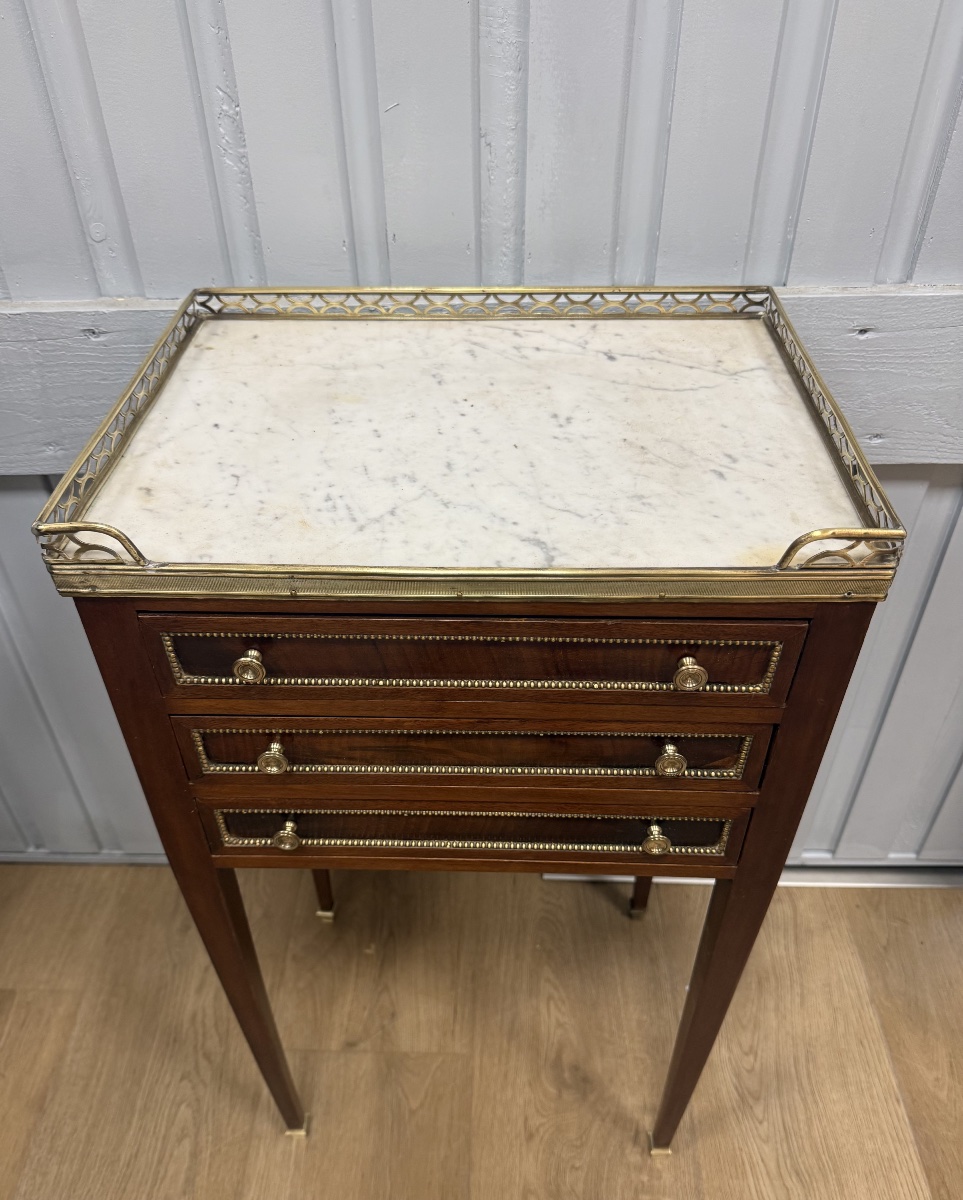 Small Mahogany Chest-of-drawers Table-photo-6