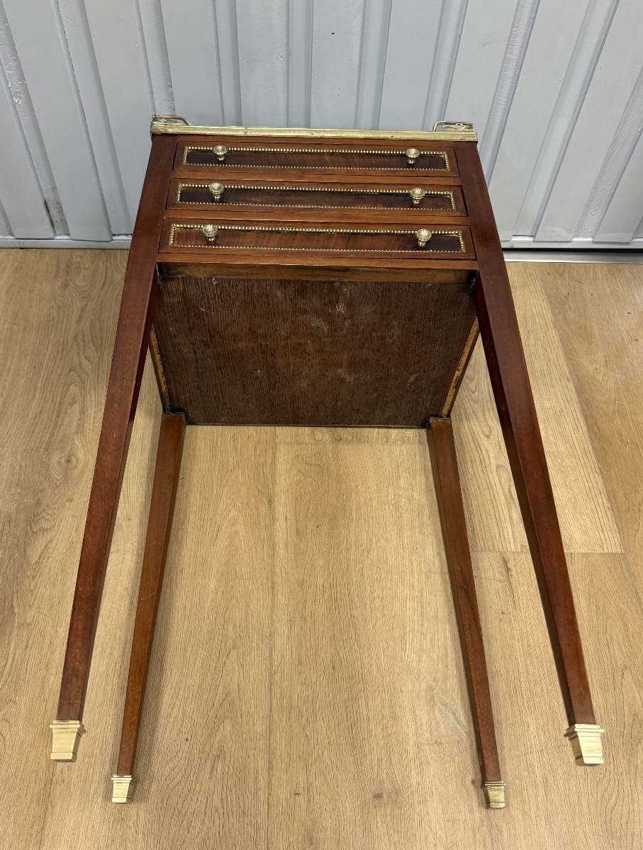 Small Mahogany Chest-of-drawers Table-photo-7