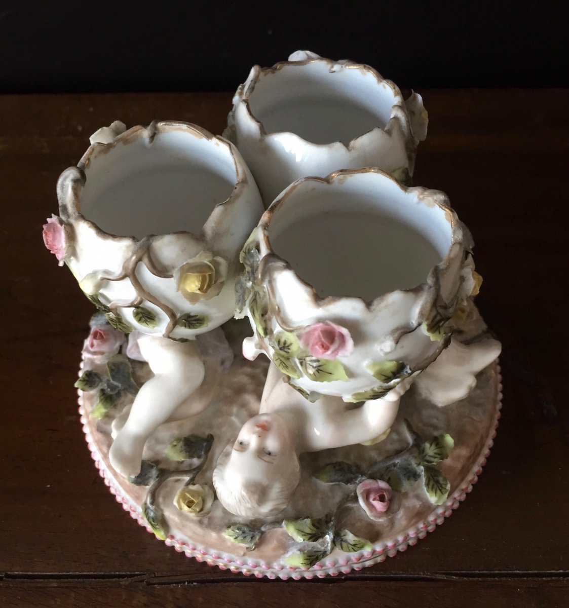 Egg Cups Forming A Group Of Porcelain Cherubs-photo-8