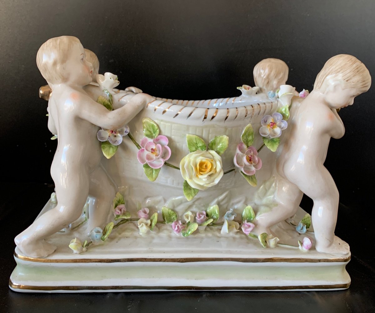 Centre De Table En Porcelaine  à Décor De Putti-photo-2