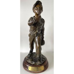 Jeune Homme à La Pipe , Sculpture En Bronze