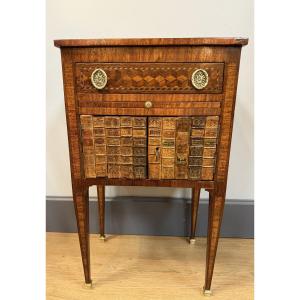 Table chiffonnière marquetée