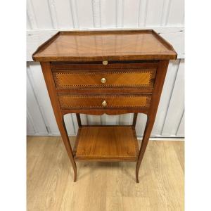Petite table d appoint de style Louis XV 