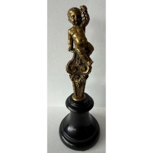 Petite sculpture en bronze représentant un chérubin