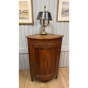 Encoignure en noyer de style Louis XV 